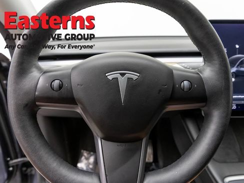 Used 2022 Tesla Model Y Long Range AWD/4WD image 10