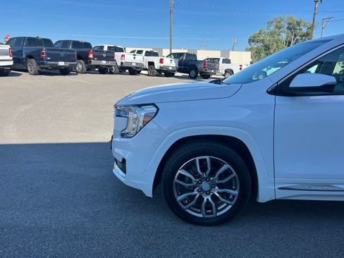 Used 2023 GMC Terrain Denali AWD/4WD image 4