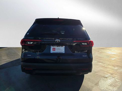 Used 2024 Toyota Grand Highlander XLE image 4