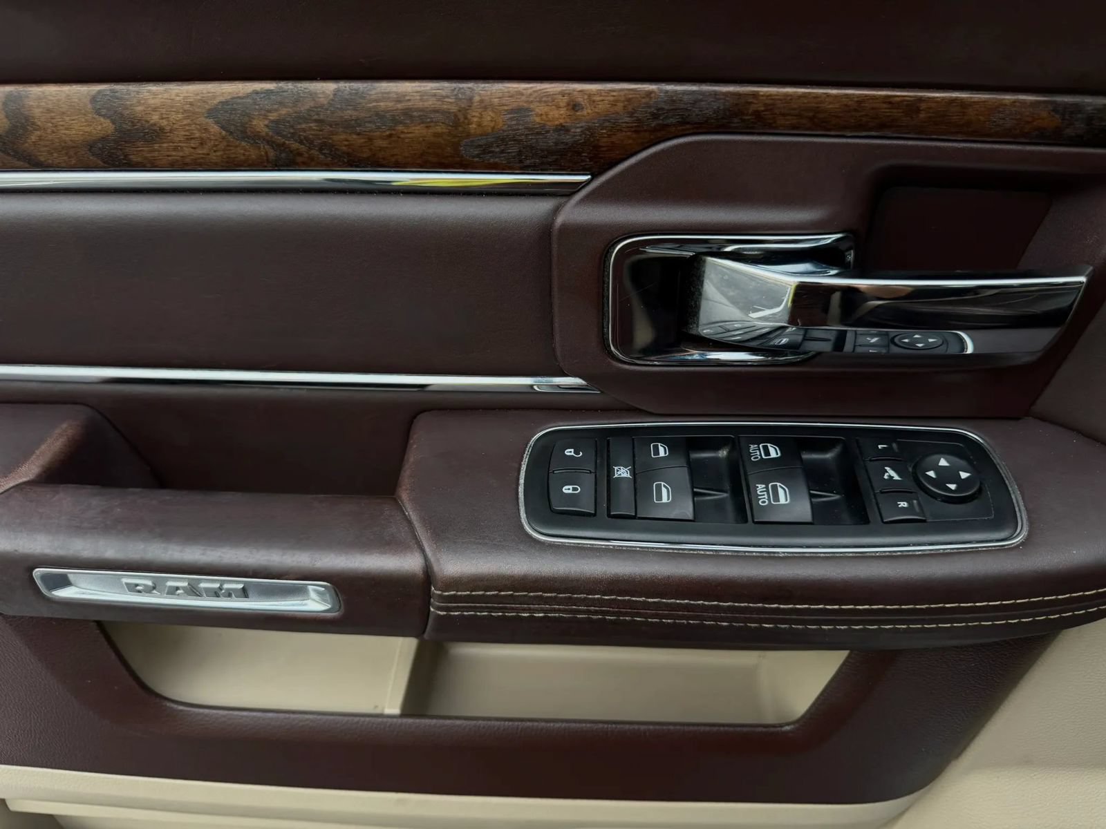 Used 2015 RAM 1500 Laramie Longhorn w/ Convenience Group AWD/4WD image 48