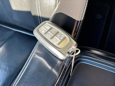 Used 2018 Chrysler Pacifica Touring-L w/ Premium Audio Group image 12