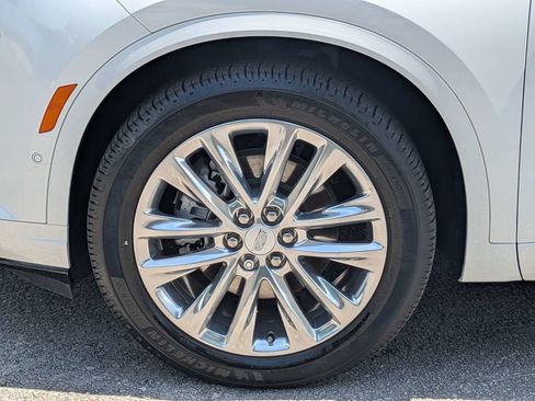 Certified 2024 Cadillac XT6 Premium Luxury w/ Technology Package FWD image 15