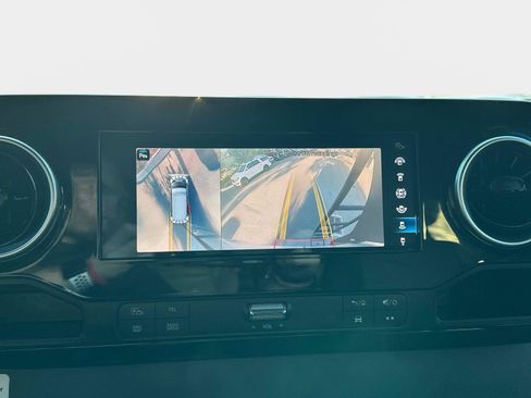Used 2020 Mercedes-Benz Sprinter 2500 image 19