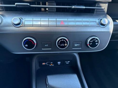 Certified 2024 Hyundai Kona SE image 32
