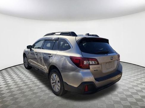 Used 2019 Subaru Outback 2.5i Premium image 4