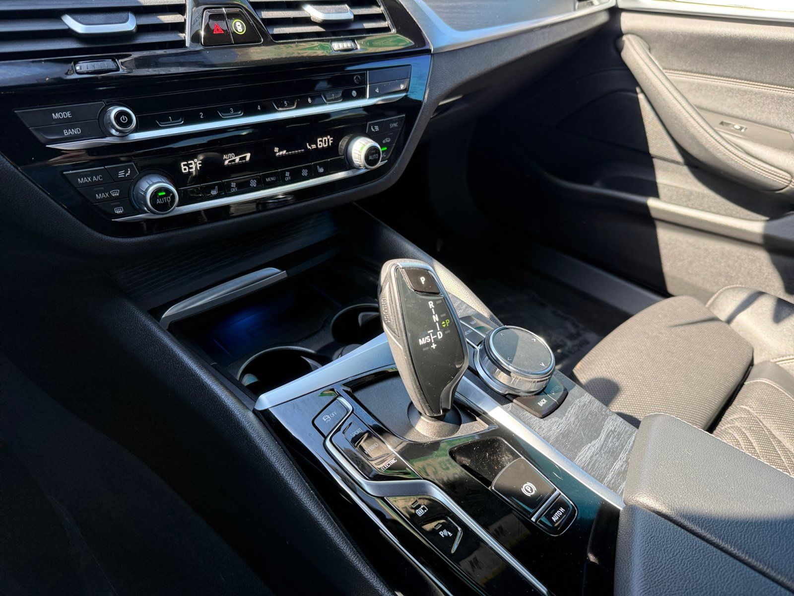 Used 2023 BMW 530e w/ Convenience Package RWD image 13
