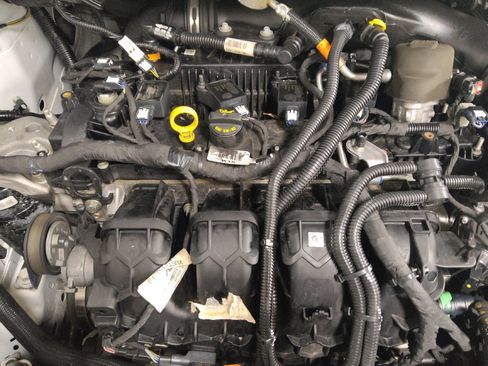 Used 2020 Ford Edge SE image 30