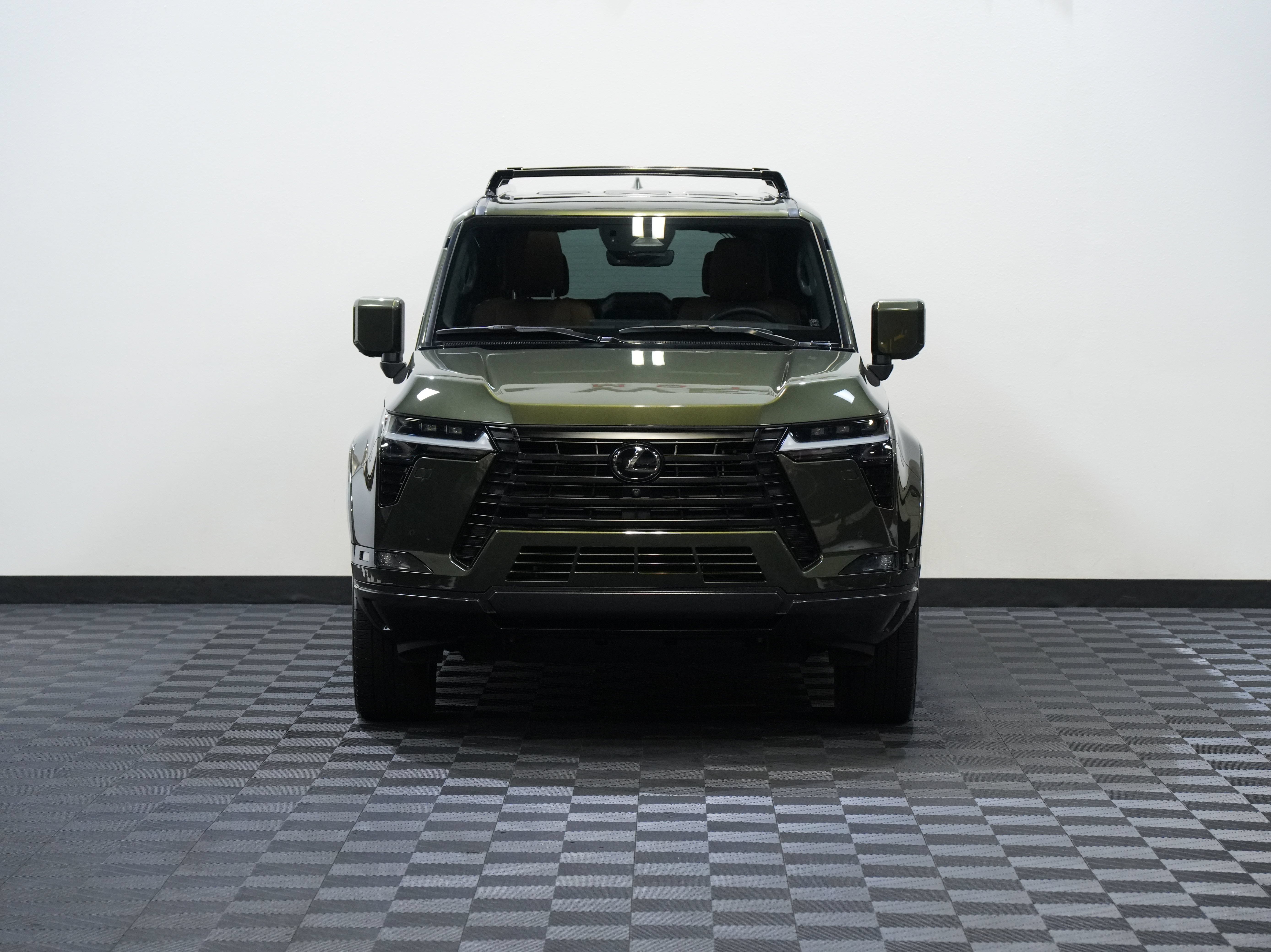 Used 2025 Lexus GX 550 w/ Accessory Package (Z1) AWD/4WD image 4