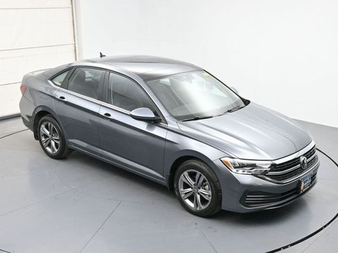Used 2022 Volkswagen Jetta SE w/ Panoramic Sunroof Package FWD image 31