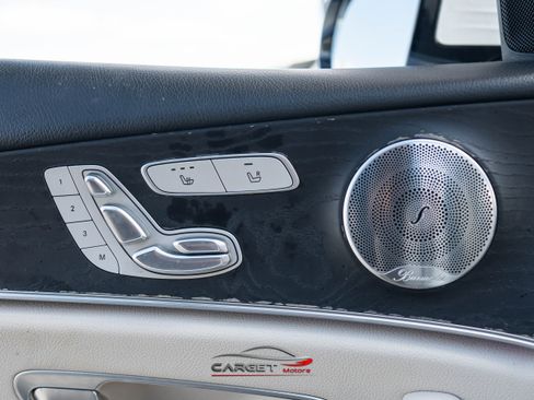 Used 2017 Mercedes-Benz E 300 4MATIC image 38