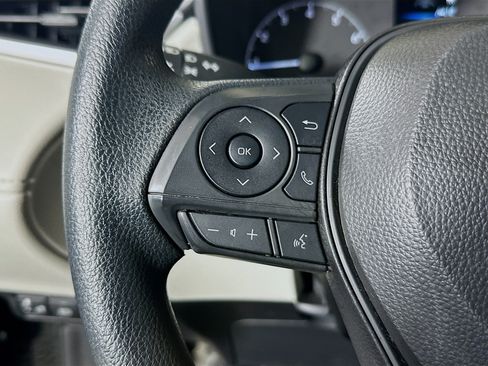 Used 2025 Toyota Corolla Cross L FWD image 16