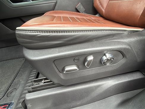 Used 2024 GMC Sierra 2500 Denali Ultimate image 12