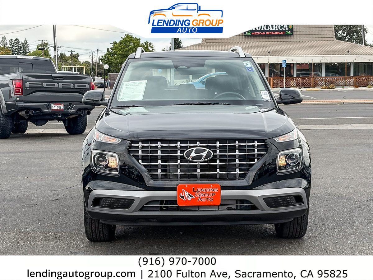 Used 2023 Hyundai Venue SEL FWD image 6
