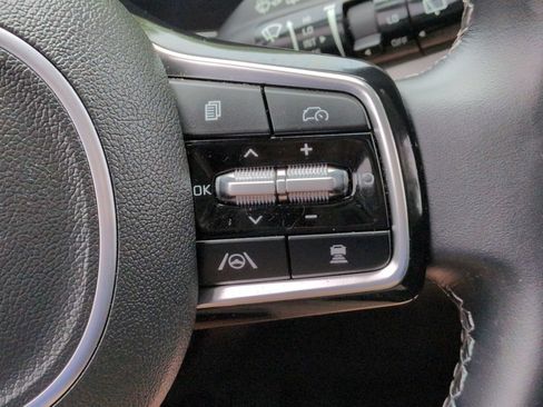 Certified 2025 Kia Sorento S FWD image 32
