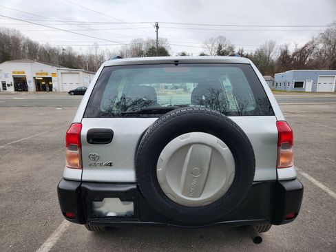 Used 2001 Toyota RAV4 4WD image 9
