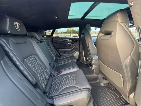 Used 2022 Lamborghini Urus AWD/4WD image 30