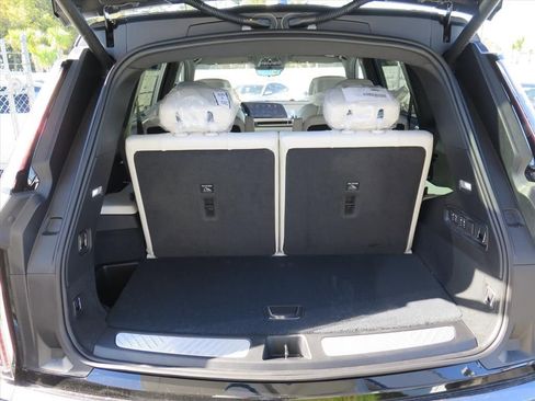 New 2026 Cadillac Vistiq Sport image 25