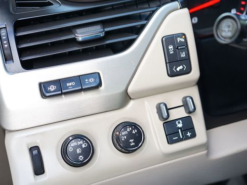 Used 2015 GMC Yukon XL Denali w/ Touring Package image 21