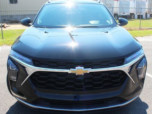 New 2025 Chevrolet Trax LT w/ Driver Confidence Package image 11