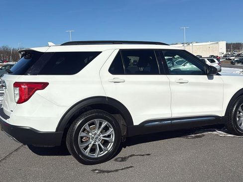 Used 2020 Ford Explorer XLT w/ Equipment Group 202A image 6