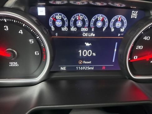 Used 2021 Chevrolet Tahoe Premier w/ Premium Package image 33