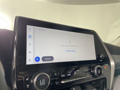 Used 2023 Toyota Highlander Platinum image 13