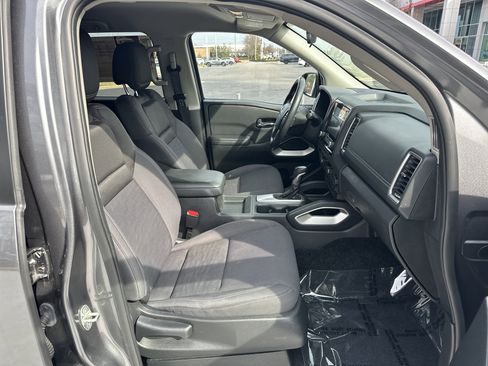 Used 2023 Nissan Frontier SV w/ SV Convenience Package image 32