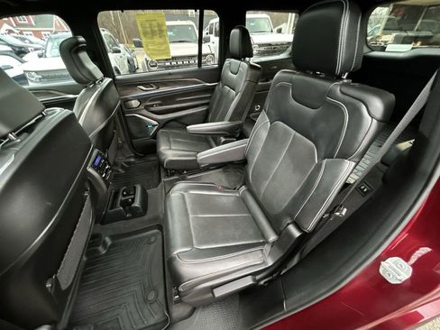 Used 2021 Jeep Grand Cherokee L Overland w/ Luxury Tech Group IV image 23