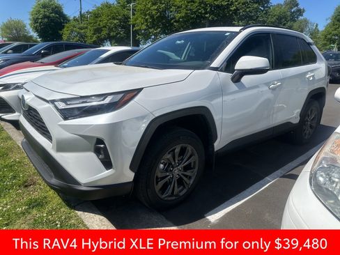 Used 2024 Toyota RAV4 XLE Premium w/ Weather Package AWD/4WD image 9