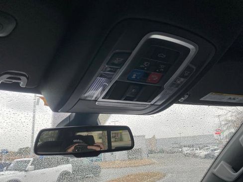 Used 2019 RAM 1500 Laramie image 25