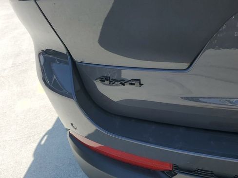 New 2025 Jeep Grand Cherokee L Altitude image 9