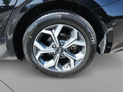 Used 2020 Kia Forte LXS FWD image 14