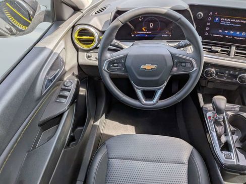 Used 2024 Chevrolet Trax LT w/ Driver Confidence Package image 15