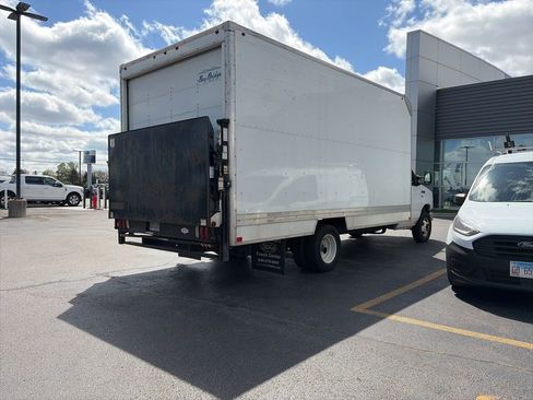 Used 2019 Ford E-350 and Econoline 350 Super Duty w/ Power Windows & Locks Group image 3