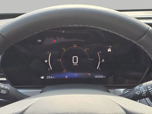 Used 2025 Chevrolet Trax ACTIV w/ Driver Confidence Package image 22