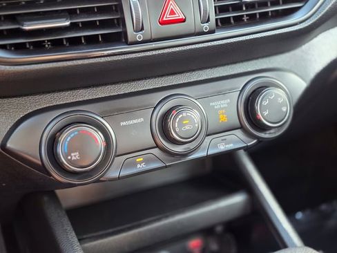 Used 2024 Kia Forte LXS image 28