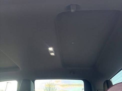 Used 2022 Chevrolet Silverado 1500 Custom Trail Boss image 26