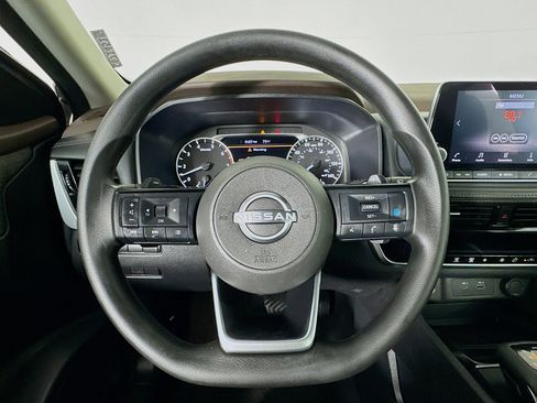 Used 2022 Nissan Rogue SV image 11