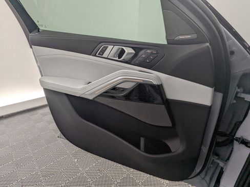 Used 2026 BMW X6 xDrive40i image 11
