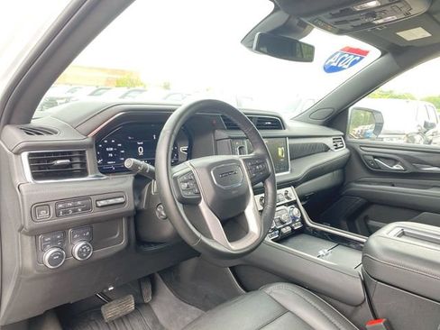 Used 2024 GMC Yukon Denali AWD/4WD image 10