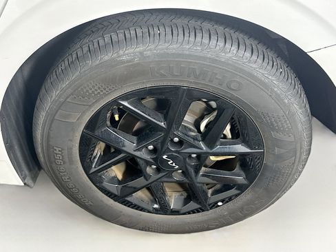 Used 2025 Kia K5 LXS image 11