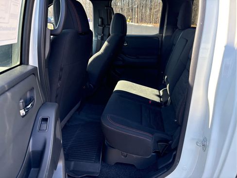 Used 2024 Nissan Frontier PRO-4X w/ Off-Road Protection Package image 9