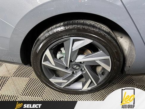 Used 2025 Hyundai Elantra SEL FWD image 20