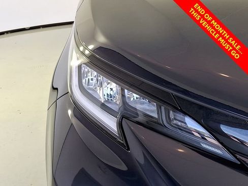 Certified 2025 Toyota Sienna XSE FWD image 10