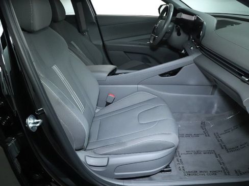 Used 2023 Hyundai Elantra SEL w/ Convenience Package FWD image 34
