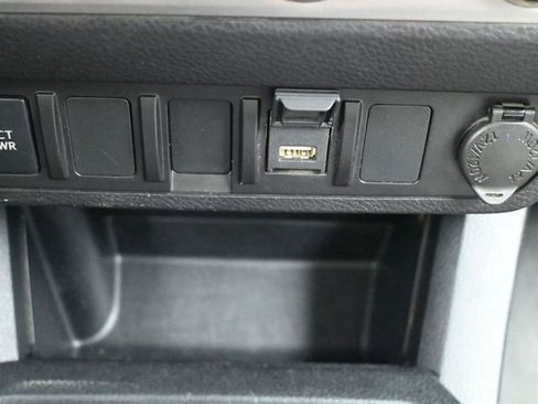 Used 2020 Toyota Tacoma SR image 20