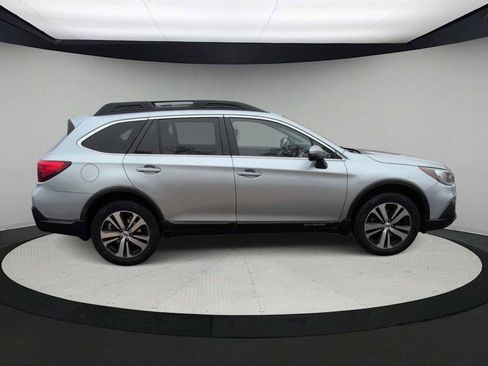 Used 2018 Subaru Outback 2.5i Limited image 9