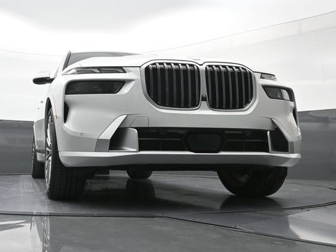 Used 2025 BMW X7 xDrive40i w/ Executive Package AWD/4WD image 23