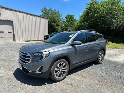 Used 2020 GMC Terrain SLT w/ Preferred Package AWD/4WD image 2