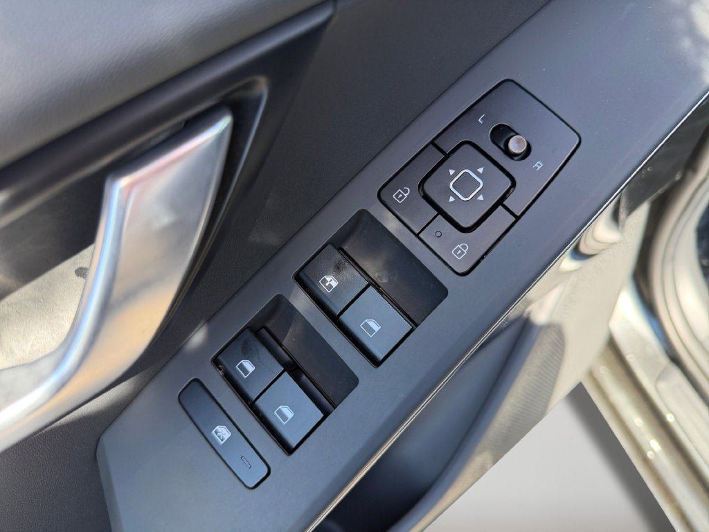 Used 2025 Kia Niro Wind FWD image 22